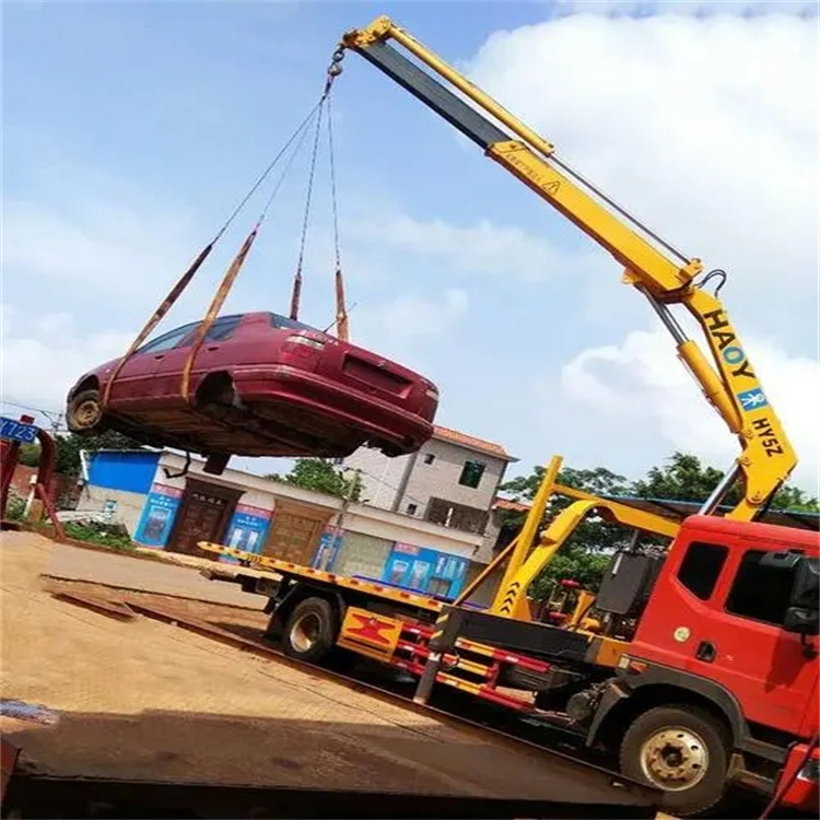 泗洪县吊车吊汽车的正确方法